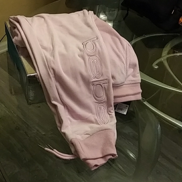 NWT! Bebe velour, plush jogger.Baby soft orchid purple. Sz. M